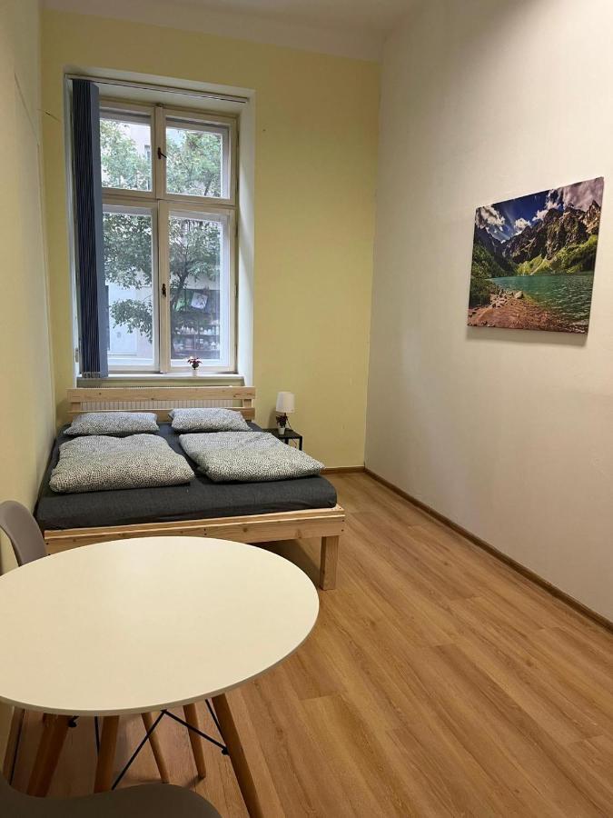 Batorego Lovely Rooms Краков Экстерьер фото